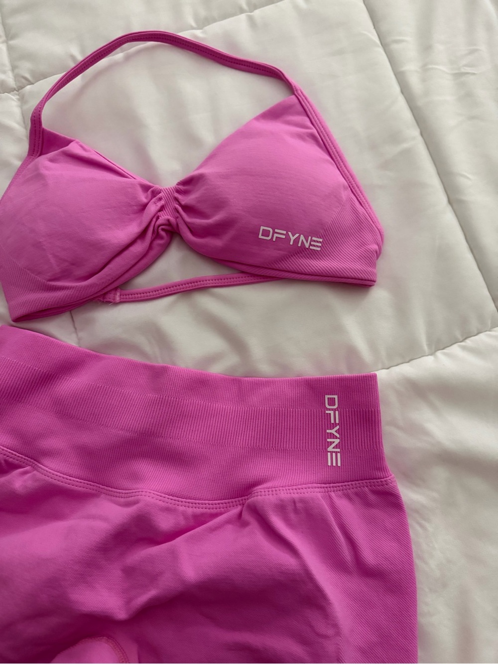 DFYNE Women's sport bra Top and short Set